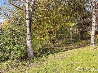 200 Middleboro Dr NE, Grand Rapids, MI 49506