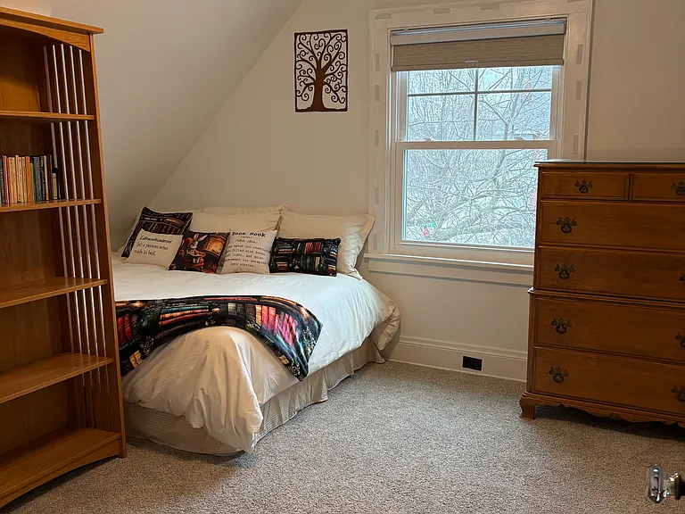 1311 Jackson Ave — Photo 16