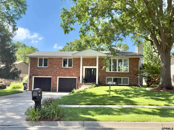 4723 Kirkwood Dr, Lincoln, NE 68516