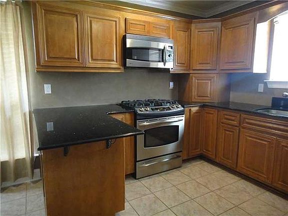 4th image of 2101 Taft Pkwy