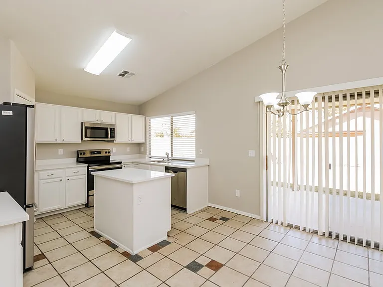 1504 W Page Ave — Photo 7