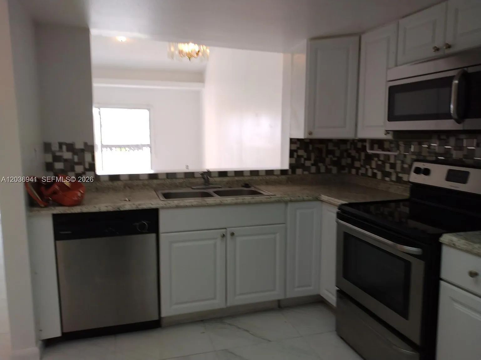 2 bed, 2.0 bath, 978 sqft, $2,350 — Photo 4