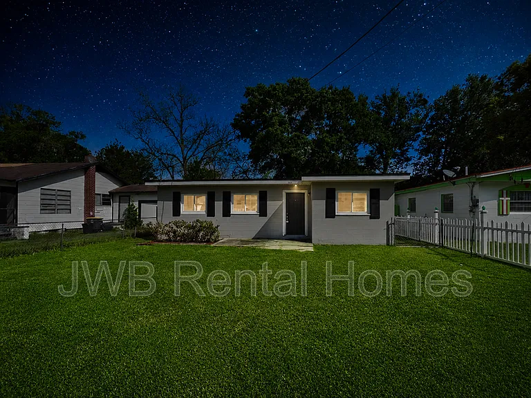 3515 Dignan St — Photo 12