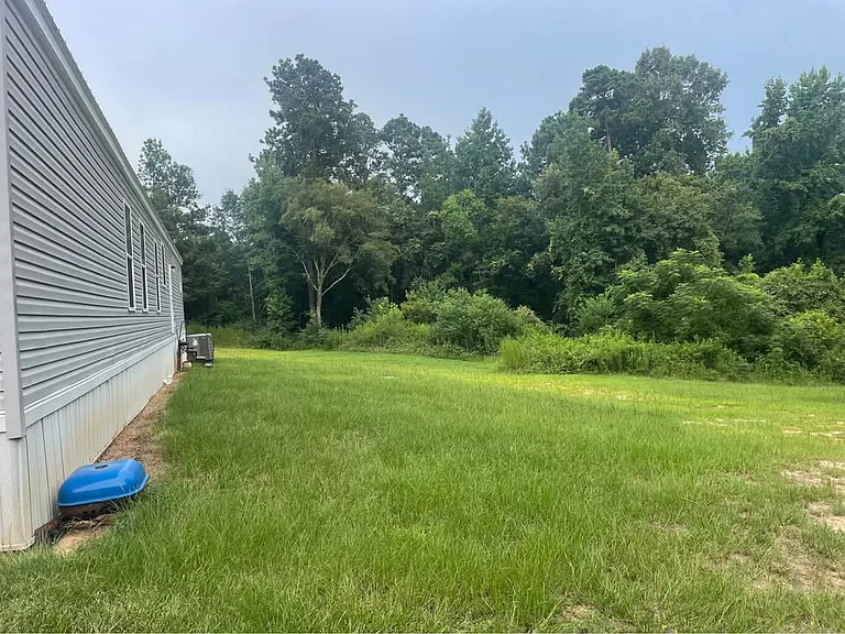 1390 Philpot Rd — Photo 3