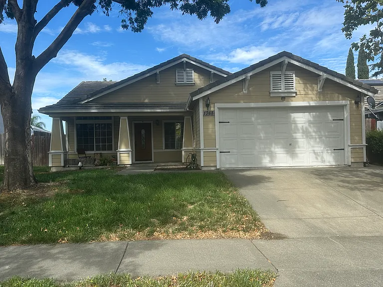 1788 Fawn Glen Cir — Photo 1