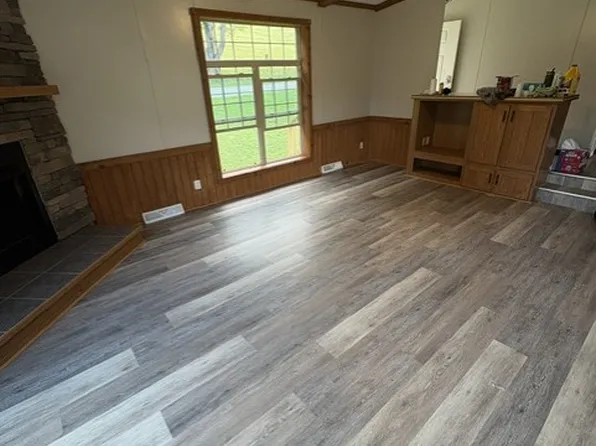 2285 Snyder Rd, Indiana, PA 15701