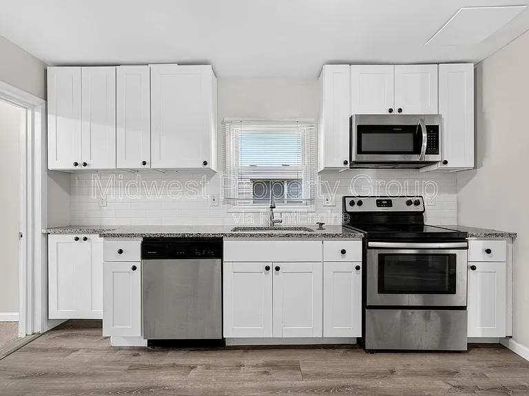 3610 Manhattan Ave — Photo 3