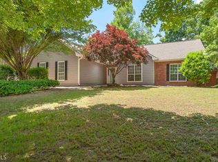 210 Weatherly Dr, Fayetteville, GA