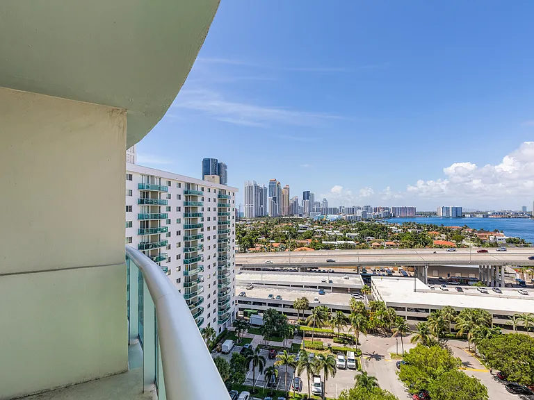 19380 Collins Ave #1527 — Photo 30