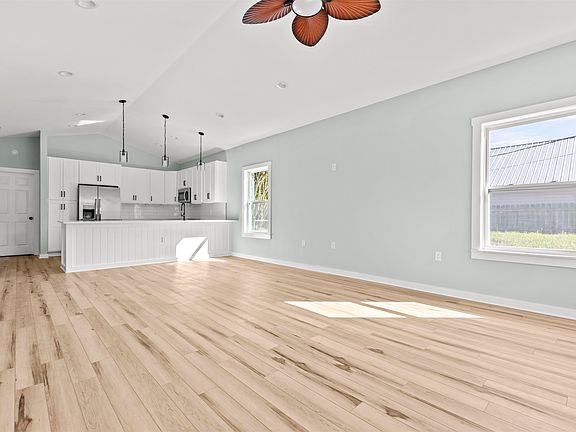 2nd image of 140 Jackson Blvd