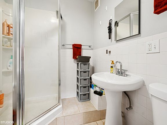 3rd image of 3458 S Lituanica Ave #1G