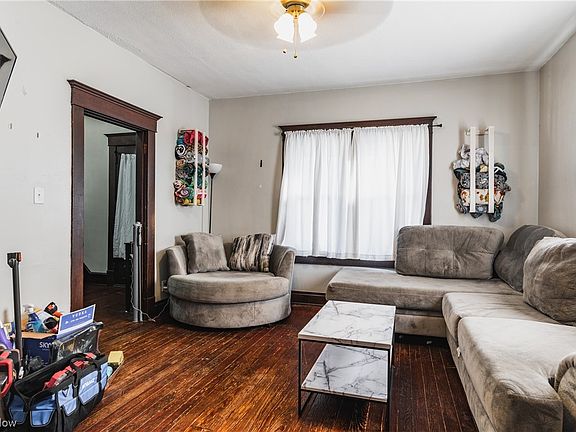 4th image of 909 Phillips St