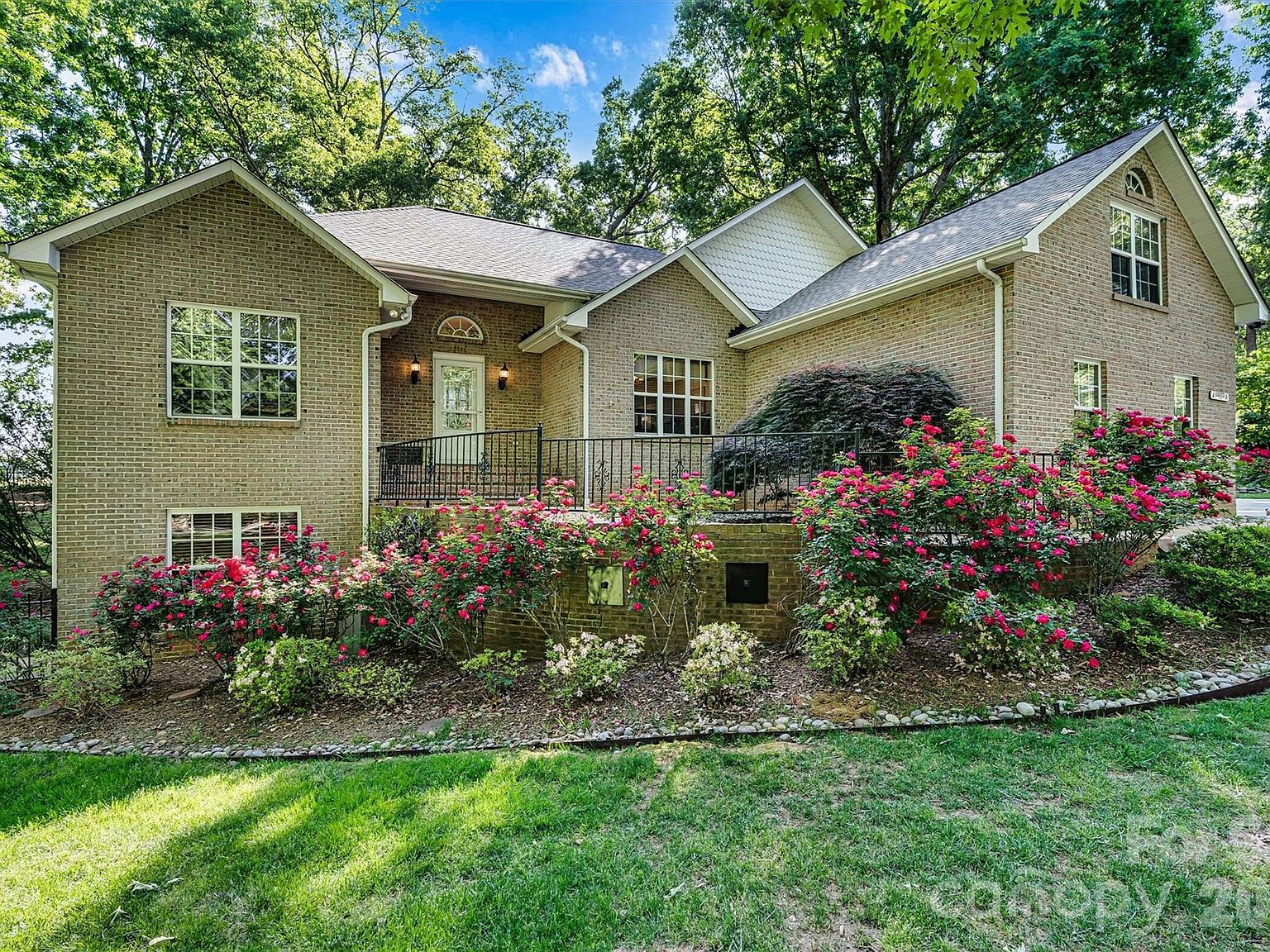 7538 Golf Course Dr S