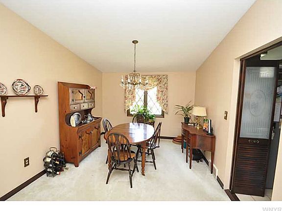 5th image of 28 Randwood Dr N