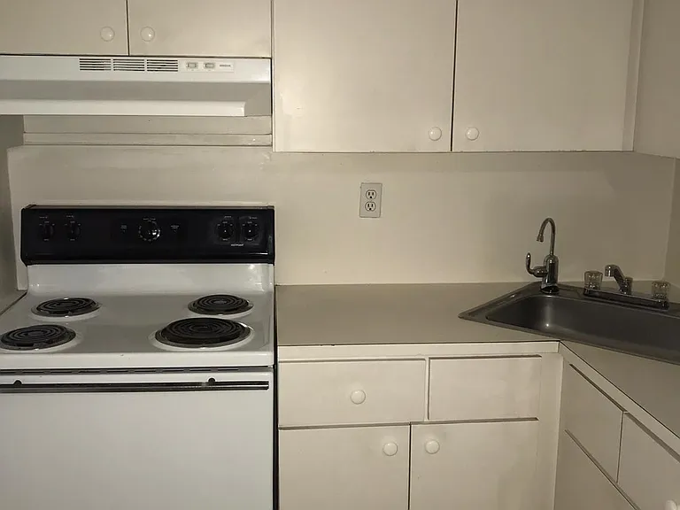 666 W 81st St #414-45G-1 — Photo 18