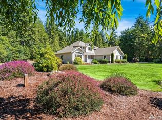 7180 Winterberry Pl NW, Seabeck, WA 98380