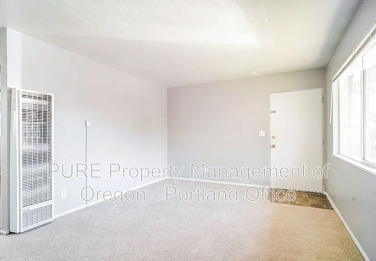 1049 SE Walnut St #7 — Photo 7