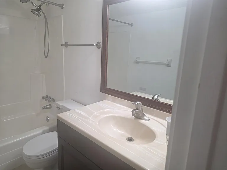 959 SE 2nd Ave #214 — Photo 27