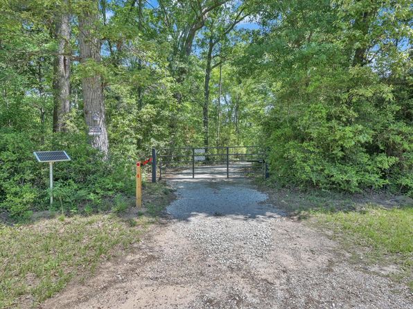 17135 Peach Creek Dr, Conroe, TX 77303