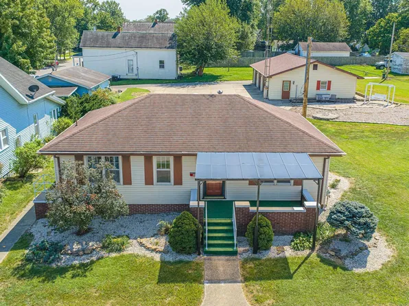 119 E 3rd St, Huntingburg, IN 47542