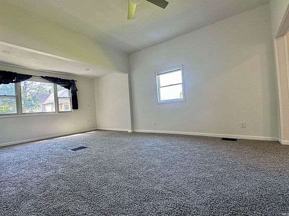5th image of 530 W 6th St
