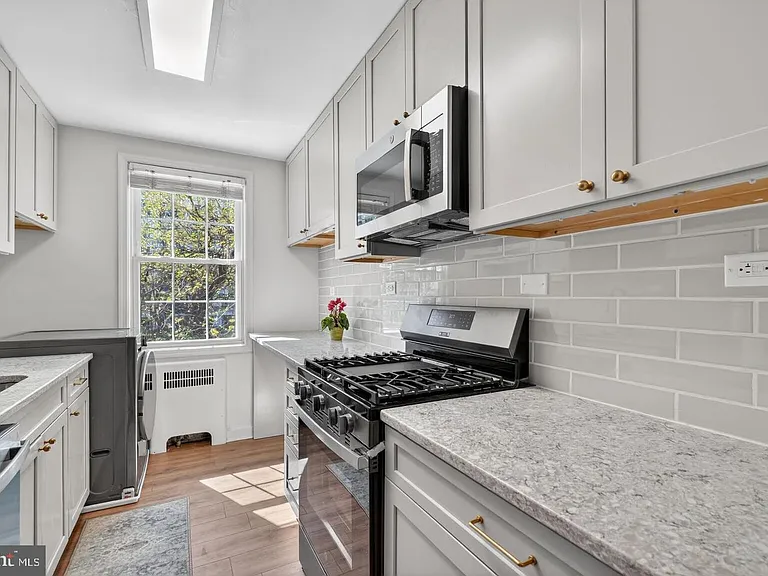 106 N George Mason Dr #4 — Photo 5