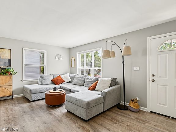 5th image of 839 Magnolia Ave