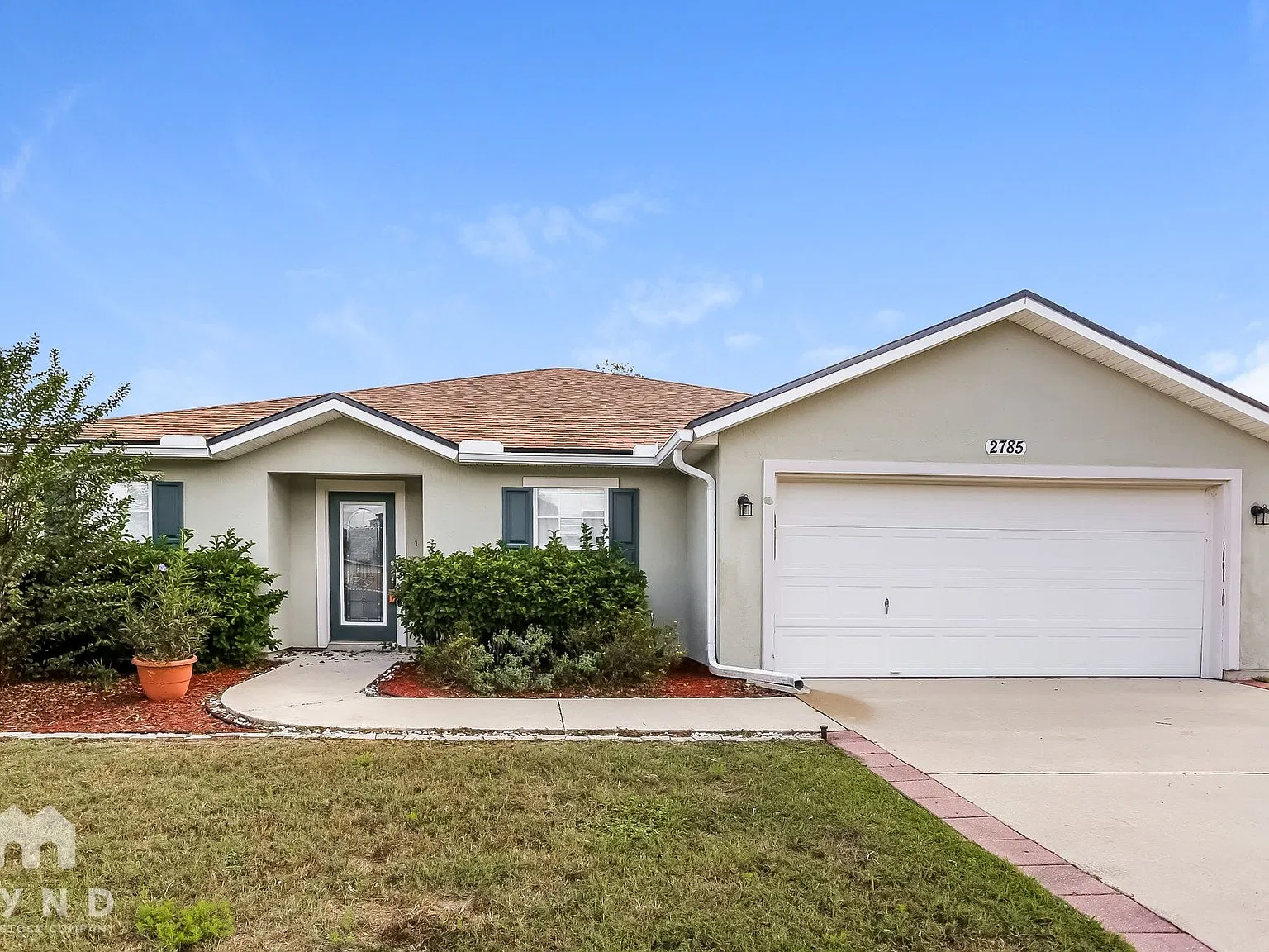 3 bed, 2.0 bath, 1844 sqft, $2,005 — Photo 1