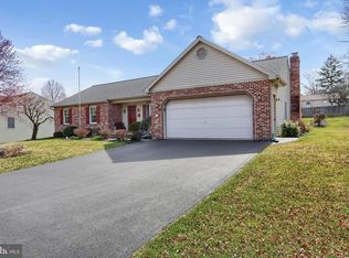 216 E 6th St, Lititz, PA 17543