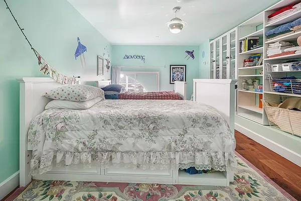 Rented by Compass | media 31