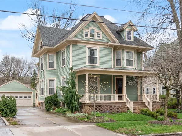 16 Howell St, Canandaigua, NY 14424