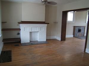 5th image of 502 W 2nd Ave
