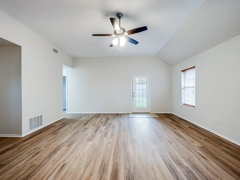 920 Raleigh Path Rd — Photo 6