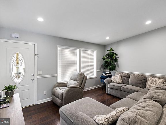 4th image of 36 Walnut Rd