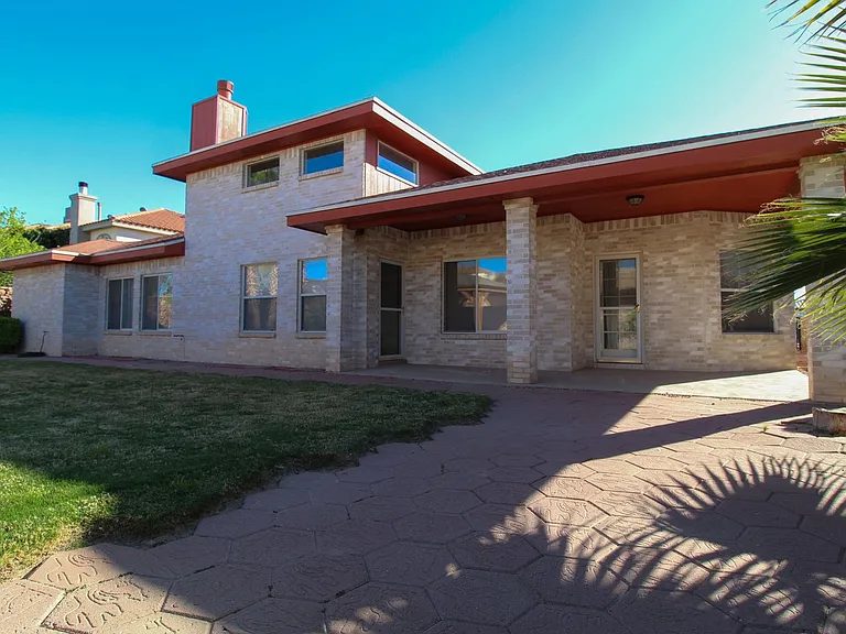 2081 Paseo Del Prado Dr — Photo 35