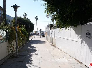 25 Clubhouse Ave, Venice, CA 90291