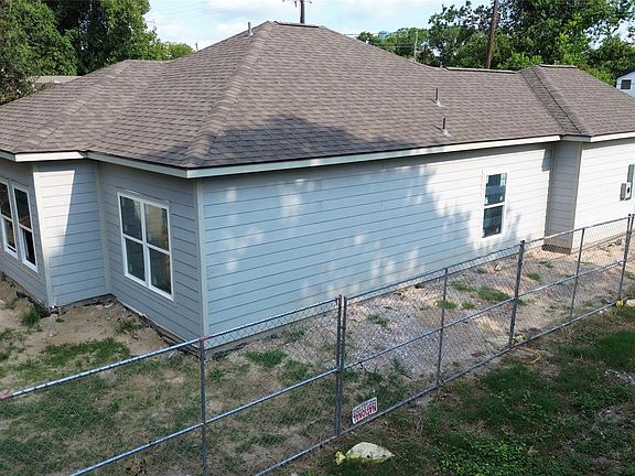 3rd image of 3309 Drew St