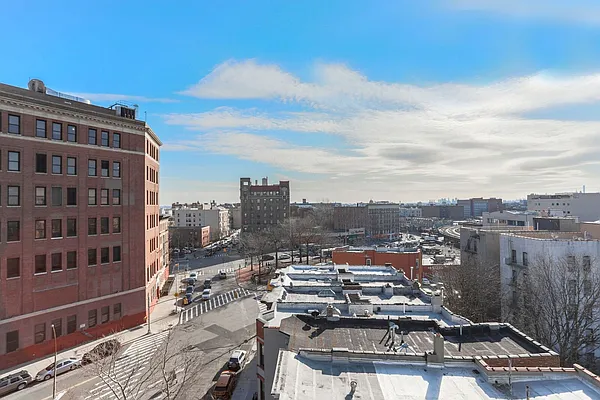 Rented by Voro, LLC | media 18