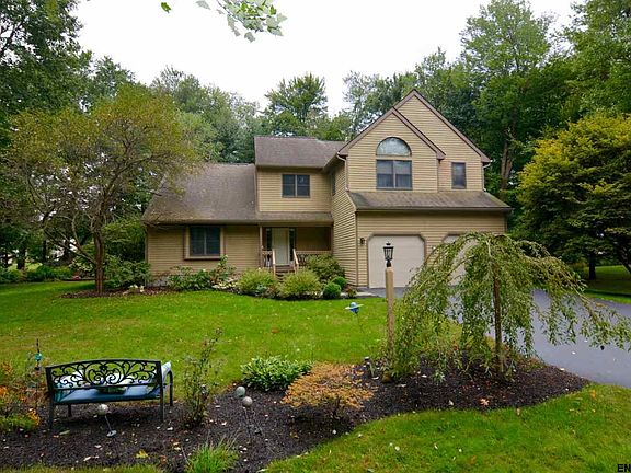 2nd image of 12 Arbor Ln