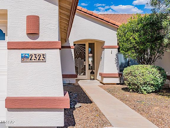 4th image of 2323 E Bonita Canyon Dr