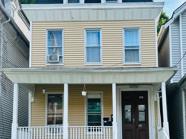 139 Montgomery St Floor 3, Poughkeepsie, NY 12601