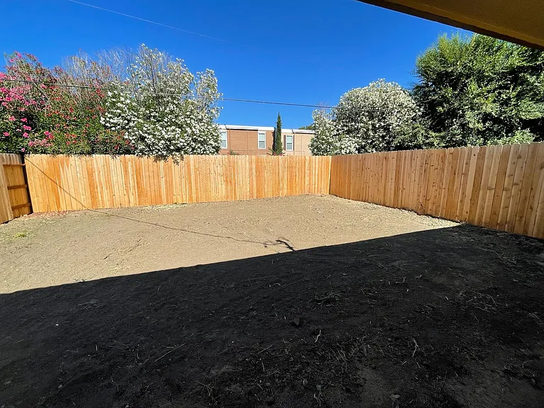 626 Adeline Pl — Photo 10
