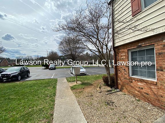 3rd image of 821 Apperson Dr APT A
