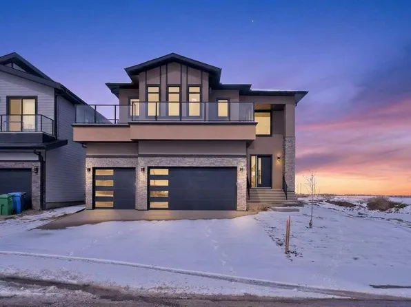 380 S Watercrest Pl, Chestermere, AB T1X 2Y7