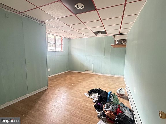 4th image of 863 Main St