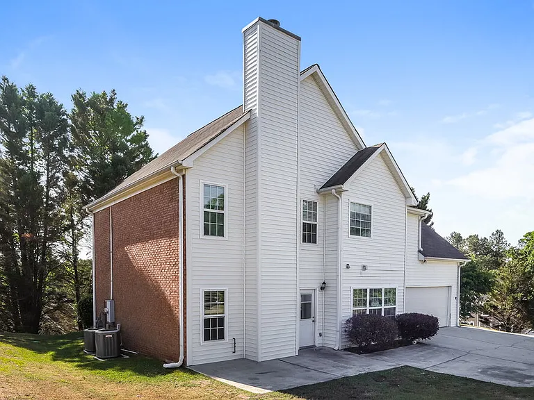 5929 Rosie Ln SE — Photo 16