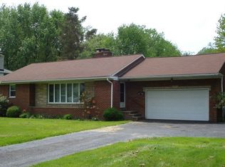 836 Lander Rd, Highland Heights, OH 44143