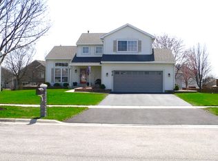678 Linden Dr, Carol Stream, IL 60188