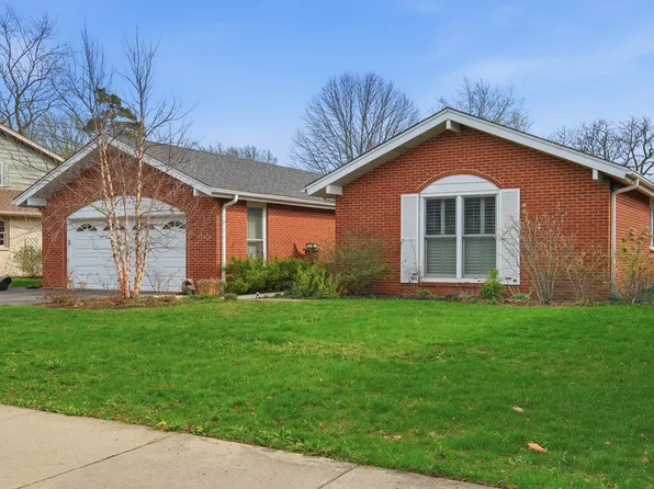 955 Summit Dr, Deerfield, IL 60015