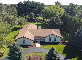 1281 Sunflower Dr, Rockford, IL 61107